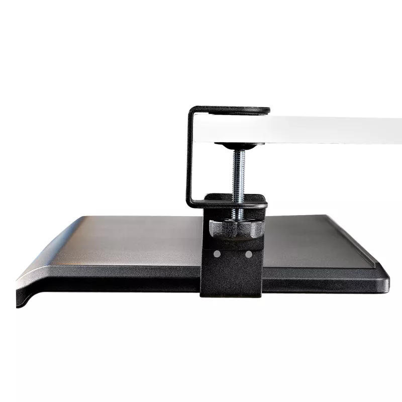 StarTech.com po stalu montuojamas klaviatūros dėklas, prispaudžiamas ergonominis klaviatūros laikiklis, iki 12 kg (26,5 svaro), stumdomas klaviatūros ir pelės stalčius su C formos spaustukais, aukščio reguliuojamas klaviatūros dėklas (3,9/4,7/5,5 col.)