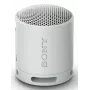 Sony SRS-XB100 - belaidis „Bluetooth“ nešiojamasis garsiakalbis, patvarus IP67 atsparus vandeniui ir dulkėms, 16 val. baterija, ekologiškas, lauko ir kelionių, šviesiai pilka