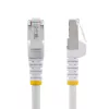 StarTech.com 5 m CAT6a eterneto kabelis - baltas - mažai dūmų, be halogenų (LSZH) - 10GbE 500MHz 100W PoE++ nesikabinanti RJ-45 su įtempimo sumažinimais S/FTP tinklo komutacinis kabelis