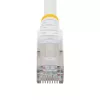 StarTech.com 5 m CAT6a eterneto kabelis - baltas - mažai dūmų, be halogenų (LSZH) - 10GbE 500MHz 100W PoE++ nesikabinanti RJ-45 su įtempimo sumažinimais S/FTP tinklo komutacinis kabelis