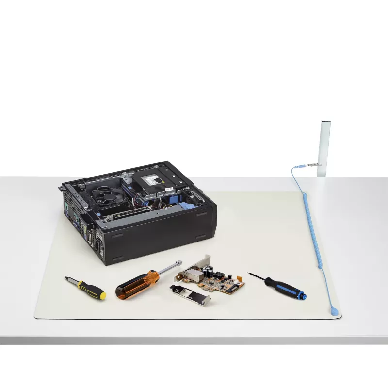 StarTech.com antistatinis kilimėlis, ESD kilimėlis elektronikos taisymui, antistatinis stalo/darbo kilimėlis su nuimamu įžeminimo laidu, ANSI/ESD S 4.1, lankstus termoplastinis darbo padėklas/kilimėlis, 11x18 col. (30x46 cm)