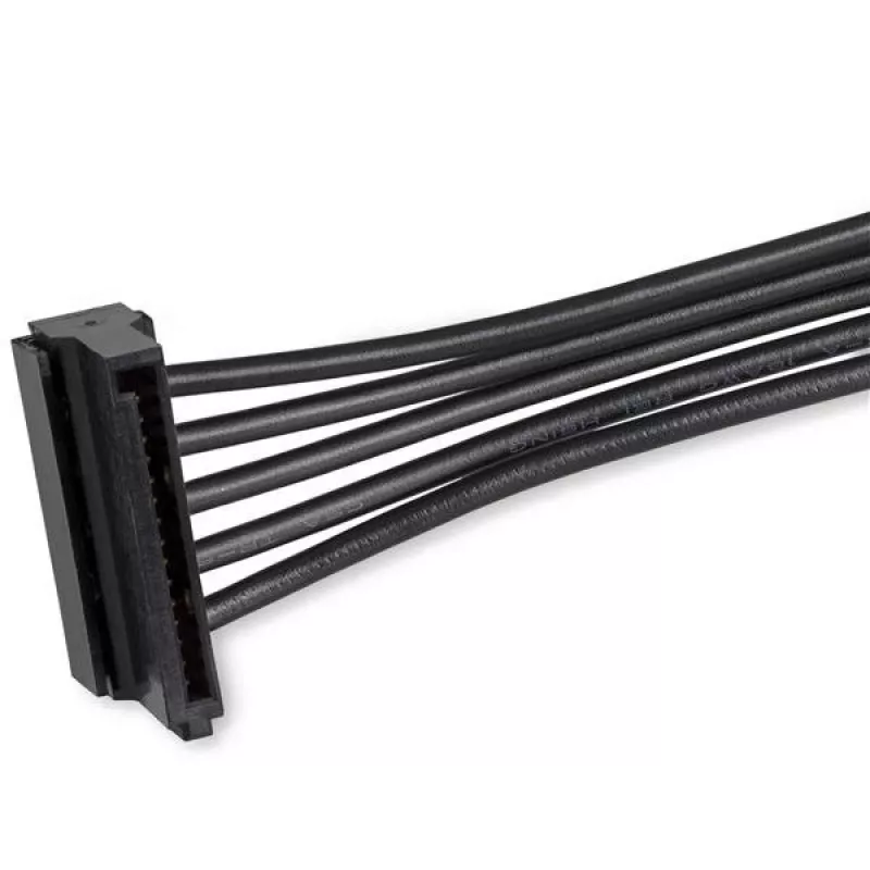 StarTech.com 4x SATA maitinimo skirstytuvas adapterio laidas, SATA 15 kontaktų, 4 x SATA, 0,4 m, kištukas, lizdas, juodas