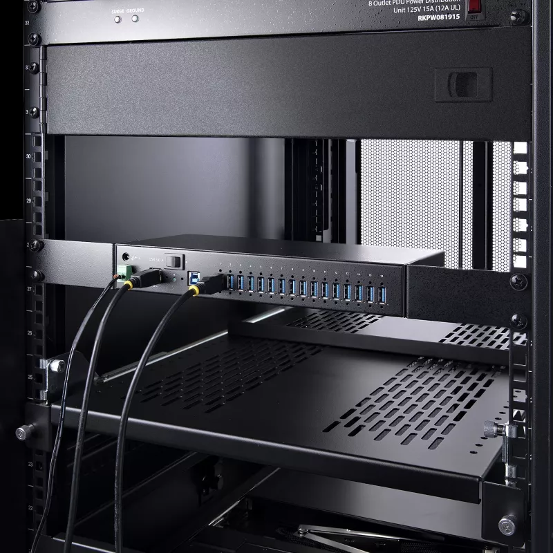 StarTech.com 16 prievadų pramoninis USB 3.0 šakotuvas 5 Gbps, metalinis, montuojamas ant DIN bėgelio/paviršiaus/stovo, ESD apsauga, maitinimas per gnybtų bloką, iki 120 W bendras USB įkrovimas, dviejų pagrindinių įrenginių šakotuvas/jungiklis