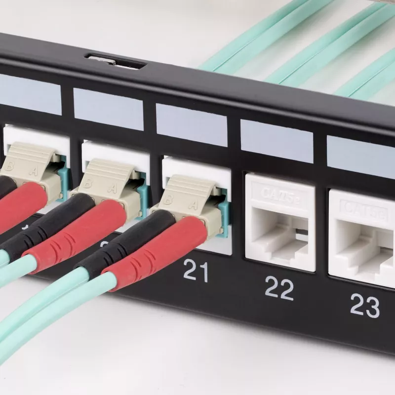StarTech.com LC į LC adapteris, LC šviesolaidinis adapteris, LC/UPC keystone lizdas, dvipusis šviesolaidinis LC keystone adapteris pataisymo skydui