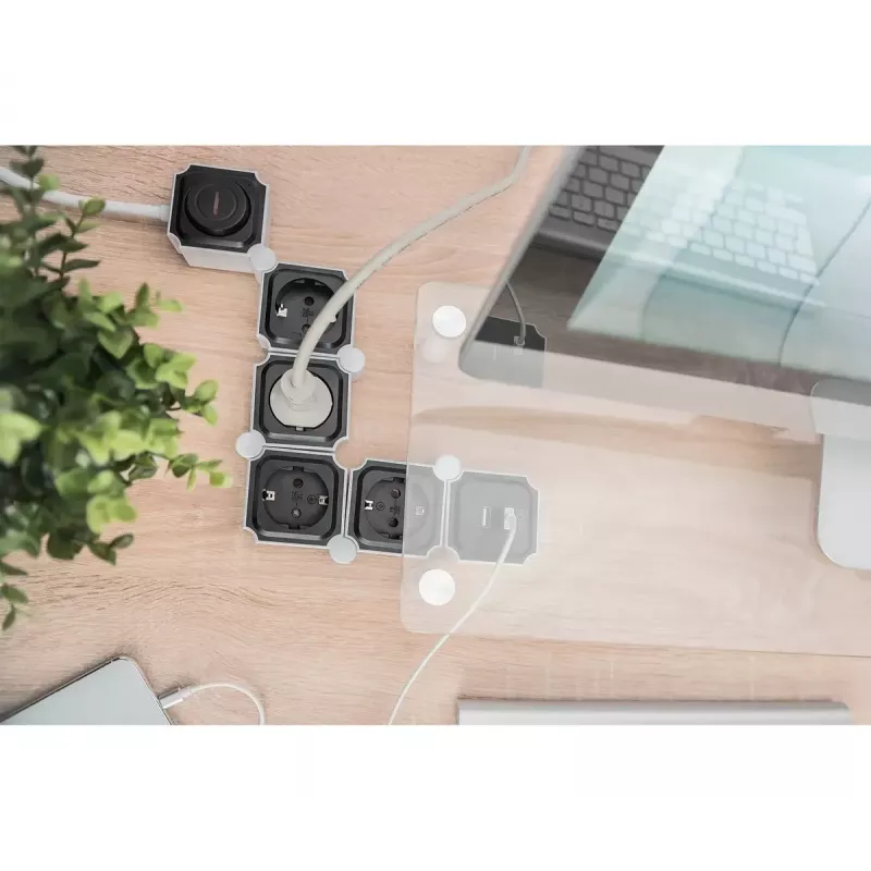 Maitinimo lizdų blokas Digitus Flexible 4 vietų su 2 USB prievadais ir jungikliu