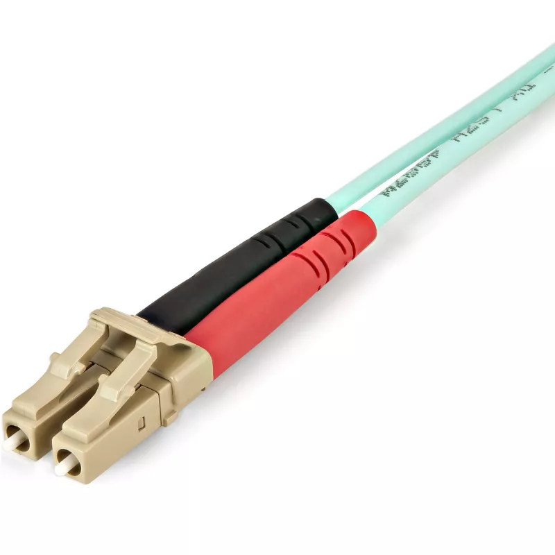 StarTech.com 1 m (3 pėd.) LC/UPC į LC/UPC OM4 daugiamodis šviesolaidinis kabelis, 50/125 µm LOMMF/VCSEL užtrauktuko pluoštas, 100G, maži įterpimo nuostoliai – LSZH šviesolaidinis jungiamasis kabelis