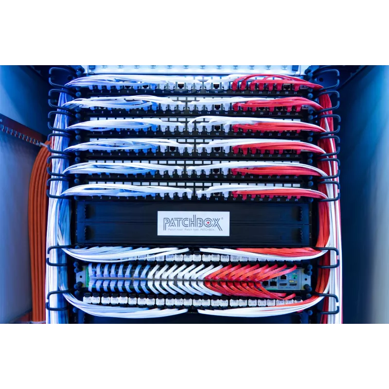PATCHBOX PBCX8K kabelių tvarkyklė Stovas Kabelių laikiklis Juoda 4 vnt.