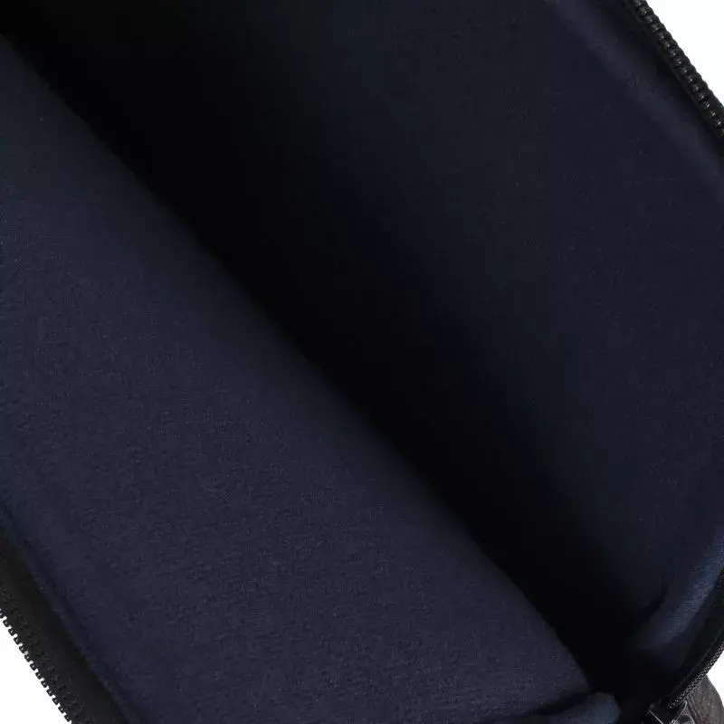 Rankovinis dėklas Rivacase 7705 39,6 cm (15,6 col.) juodas