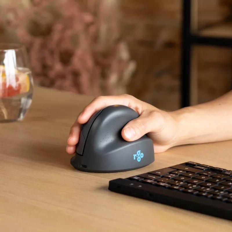 „R-Go Tools“ vertikali pelė „R-Go HE Basic“, ergonominė pelė, vidutinė (plaštakos dydis ≥ 185 mm), dešiniarankiams, „Bluetooth“, pilka