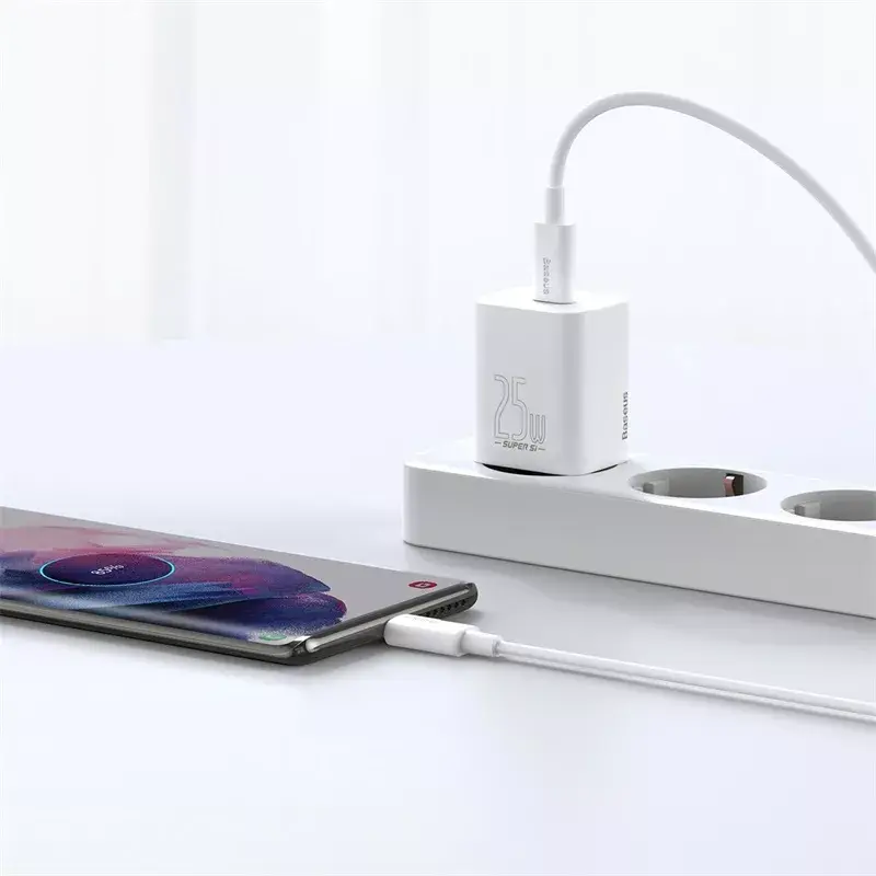 Baseus Super Si vidaus įkroviklis baltas greitas įkrovimas 12V 1xUSB-C