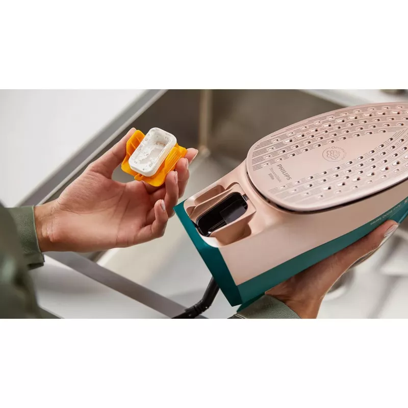 Garų lygintuvas Philips DST8030/70 — 3000 W, SteamGlide Elite padas, 0,35 L bakelis, 1,78 kg, vertikalus garinimas, žalias