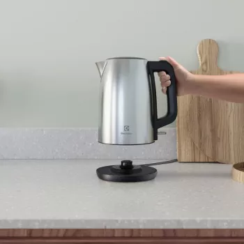 Electrolux E3K1-3ST elektrinis virdulys 1,7 L 2200 W nerūdijantis plienas