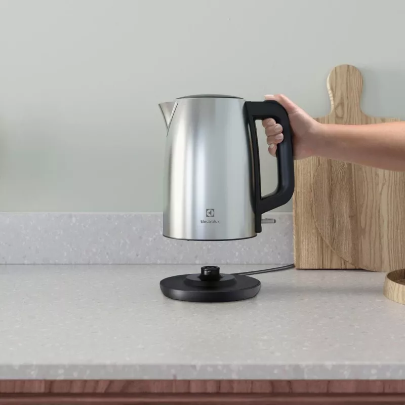 Electrolux E3K1-3ST elektrinis virdulys 1,7 L 2200 W nerūdijantis plienas