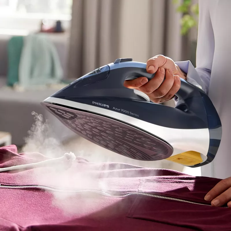Sausas ir garų lygintuvas Philips DST7030/20 — 2800 W, 0,3 L bakelis, 50 g/min nuolatinio garo, 250 g/min garo pliūpsnio, SteamGlide Plus padas
