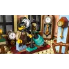 LEGO Icons statybos rinkinys 10350 Tudor Corner House — 3 266 dalys, 8 minifigūrėlės, amžius 18+, 260×250×310 mm