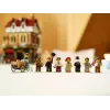 LEGO Icons statybos rinkinys 10350 Tudor Corner House — 3 266 dalys, 8 minifigūrėlės, amžius 18+, 260×250×310 mm