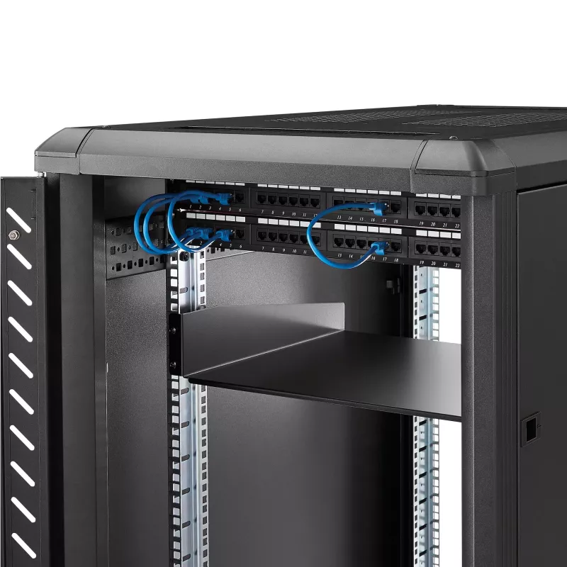 StarTech.com 2U serverių stovo lentyna - universali stovo montavimo konsolinė lentyna 19 colių tinklo įrangos stovui ir spintai - tvirto plieno – apkrova 44 svarai/20 kg - 16 colių gylio dėklas, juoda