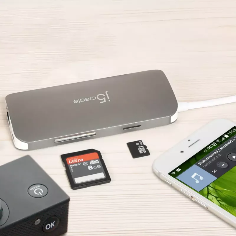 j5create JCD383 USB-C™ 9-in-1 kelių prievadų adapteris, sidabrinis ir baltas