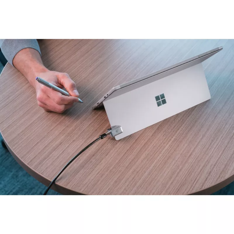 Kensington raktinė kabelinė spyna, skirta Surface Pro ir Surface Go, 1,8 m, Kensington, Raktas, Anglinis plienas, Juoda, Sidabrinė