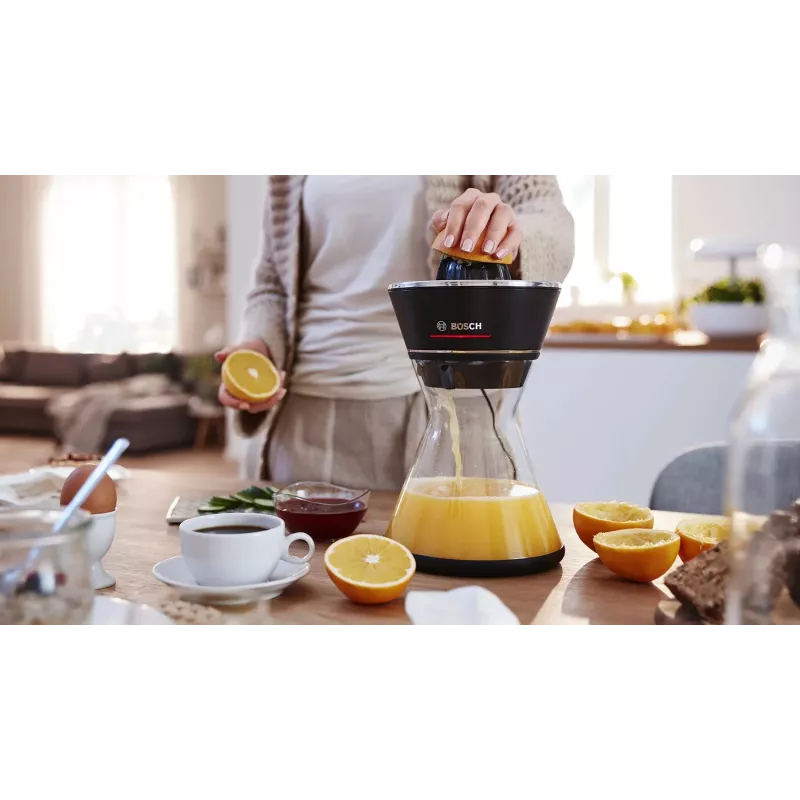 Citrus Press Bosch MCP72GPB — elektrinė citrusinių vaisių spaustuvė, nerūdijantis plienas, 1 L talpa sultims, juoda