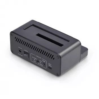 StarTech.com M.2 NVMe → 2,5/3,5 col. SATA diskų kopijavimo įrenginys, dviejų lizdų autonominė SSD klonavimo stotelė / disko dokas, dvikryptis NVMe → SATA / SATA → NVMe, iki 27 GB/min, TAA