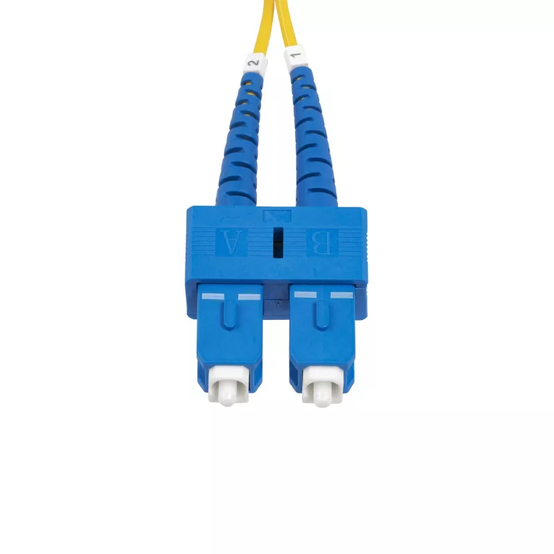 StarTech.com 3 m (9,8 pėd.) SC į SC (UPC) OS2 vienmodis dvipusis šviesolaidinis kabelis, 9/125 µm, 40G/100G plokščias, nejautrus lenkimui, maži įterpimo nuostoliai – LSZH šviesolaidinis trumpiklis