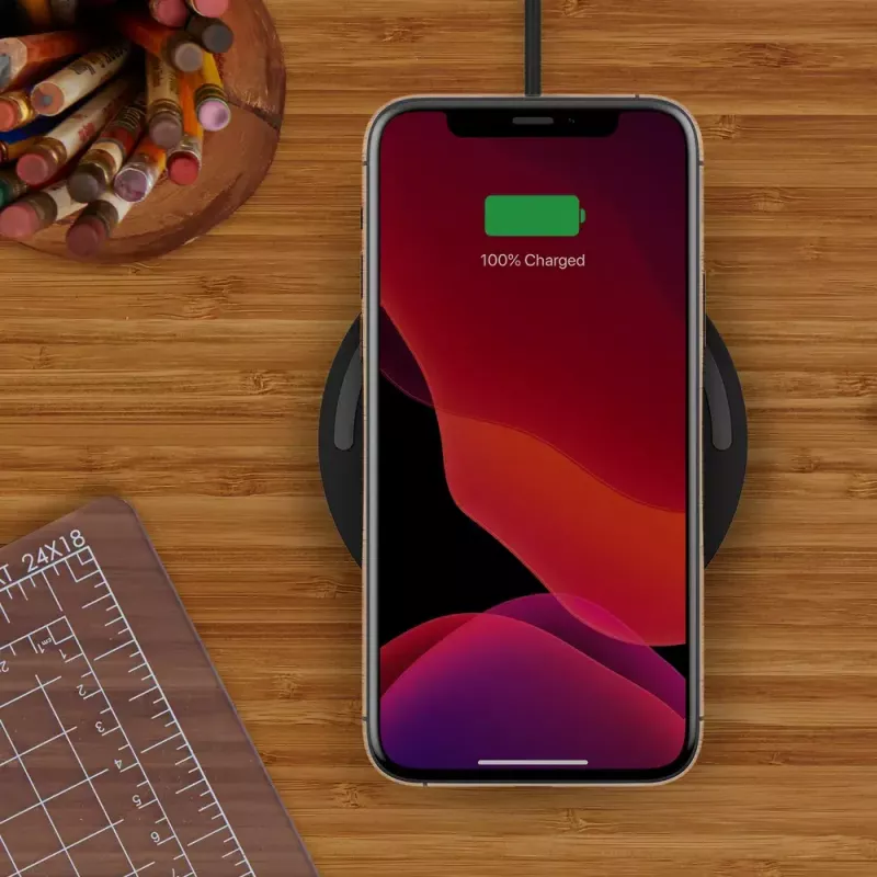 Belkin Boost Charge WIA001VFBK belaidis įkroviklis, juodas