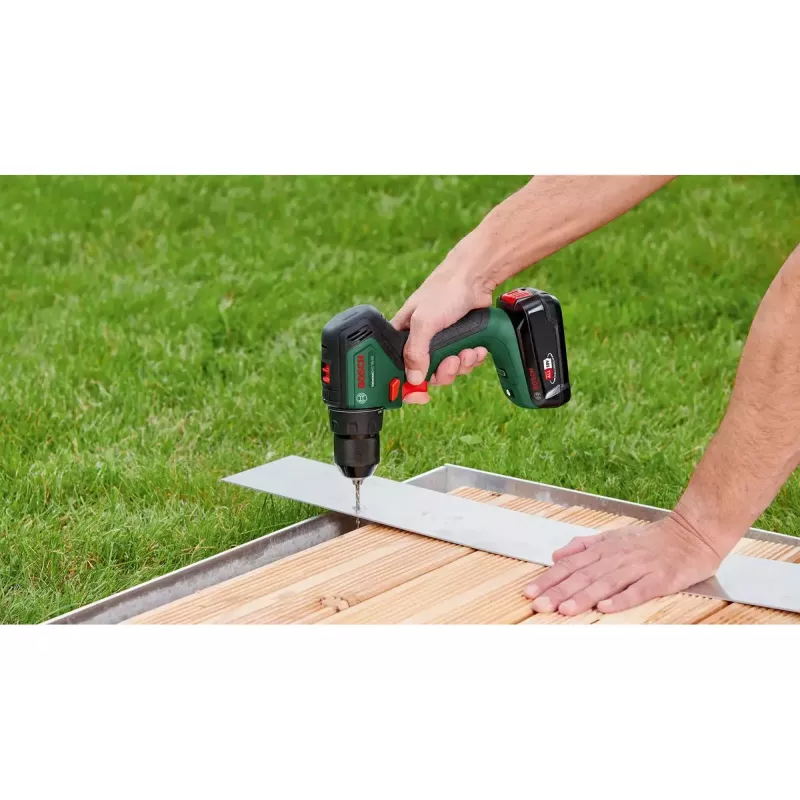 Bosch UniversalDrill 18V-60 1900 RPM greito užspaudimo 1,3 kg juoda, žalia