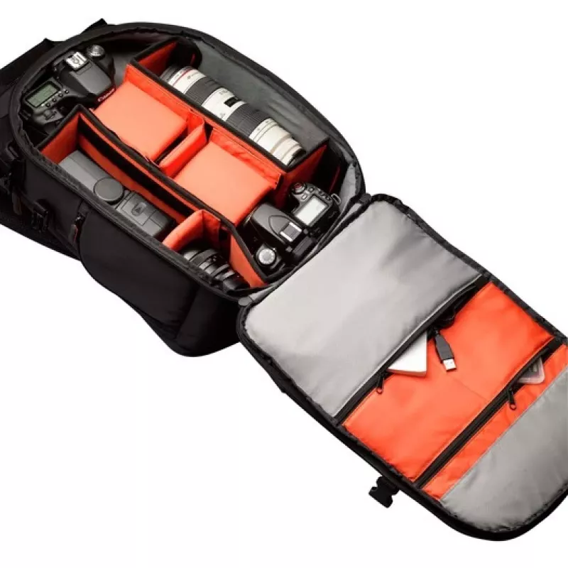 Case Logic DCB-309 kuprinės tipo dėklas, juodas