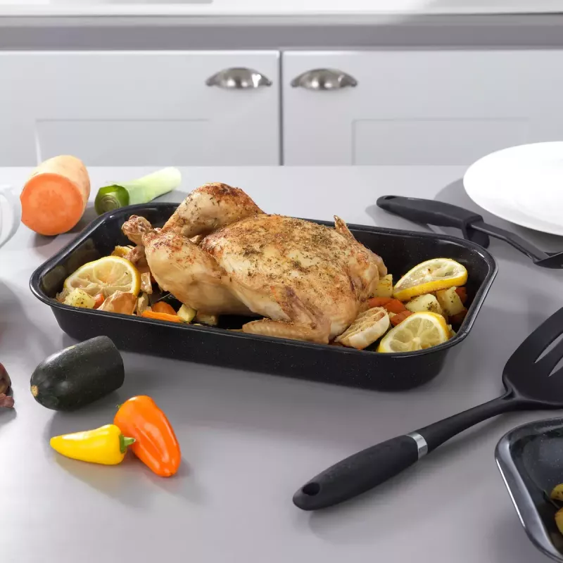Kepimo ir pjaustymo padėklų rinkinys Russell Hobbs CW207011EU 3 vnt. — kepimo padėklas ir dvi pjaustymo lentelės