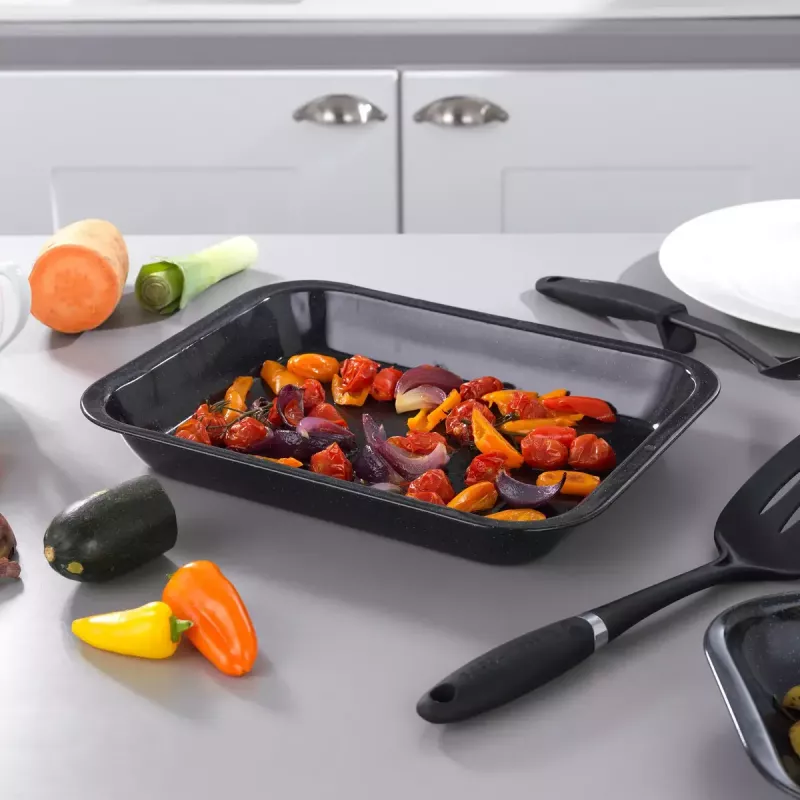 Kepimo ir pjaustymo padėklų rinkinys Russell Hobbs CW207011EU 3 vnt. — kepimo padėklas ir dvi pjaustymo lentelės