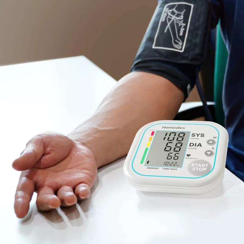 Automatinis žasto kraujospūdžio matuoklis HoMedics BPA-5020-EU1 su dideliu ekranu ir nereguliaraus širdies plakimo aptikimu