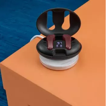 Hama Spirit Unchained ausinės True Wireless Stereo (TWS) į ausis įdedamos muzikai Bluetooth juoda, raudona