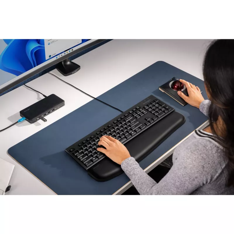 Kensington KB100 EQ laidinė pilno dydžio klaviatūra USB membraninė QWERTY juoda