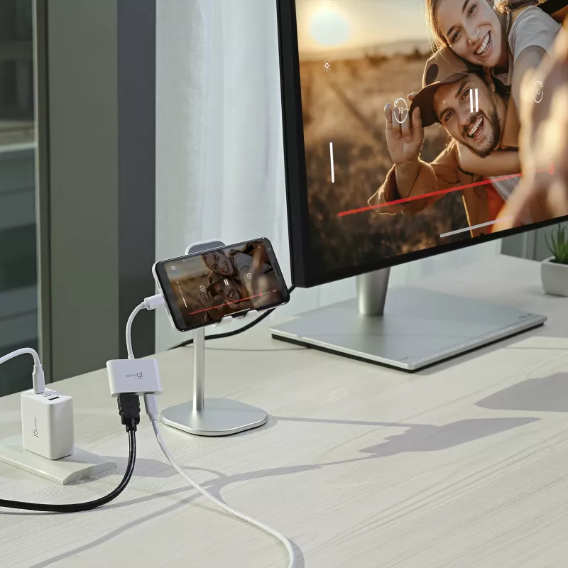 j5create JCA152 USB-C® į 4K HDMI™ adapteris su Power Delivery, juoda