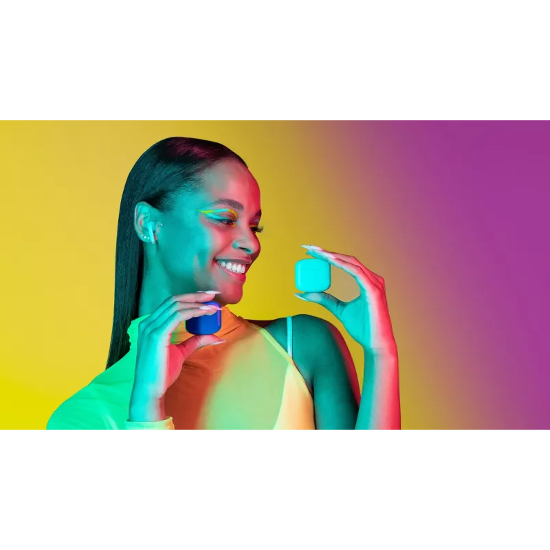 Music Sound Swag SWAG yra kapsulės formos Bluetooth ausinės, prieinamos daugybe ryškių, itin madingų spalvų.