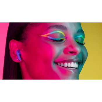Music Sound Swag SWAG yra kapsulės formos „Bluetooth“ ausinės, siūlomos daugybe ryškių, itin madingų spalvų.