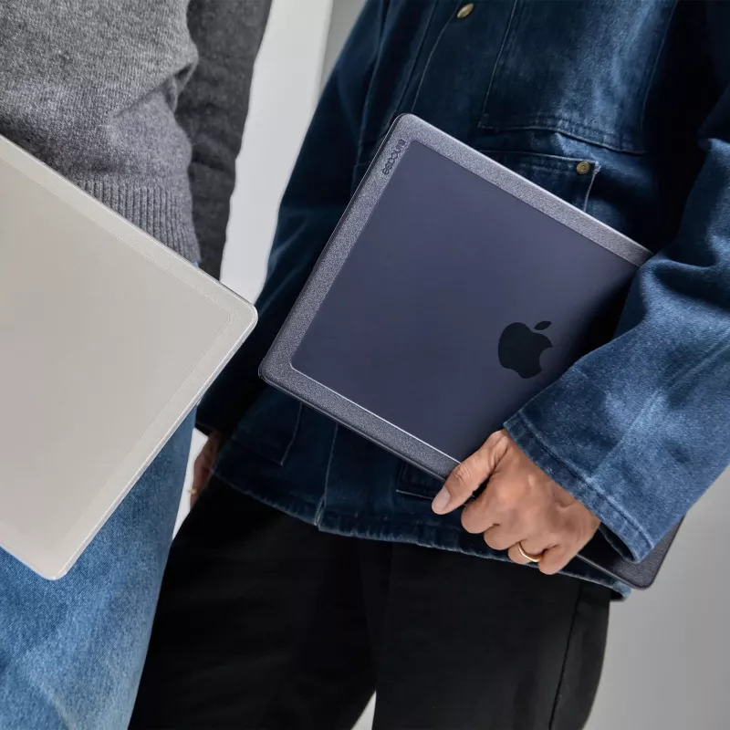 Kietas dėklas Incase Edge 16 colių MacBook Pro M1-M4, juodas