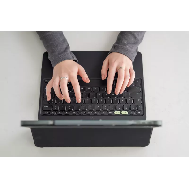 “ZAGG Pro Keys 2” belaidė klaviatūra QWERTZ vokiečių, juoda, skirta “iPad Air 11”