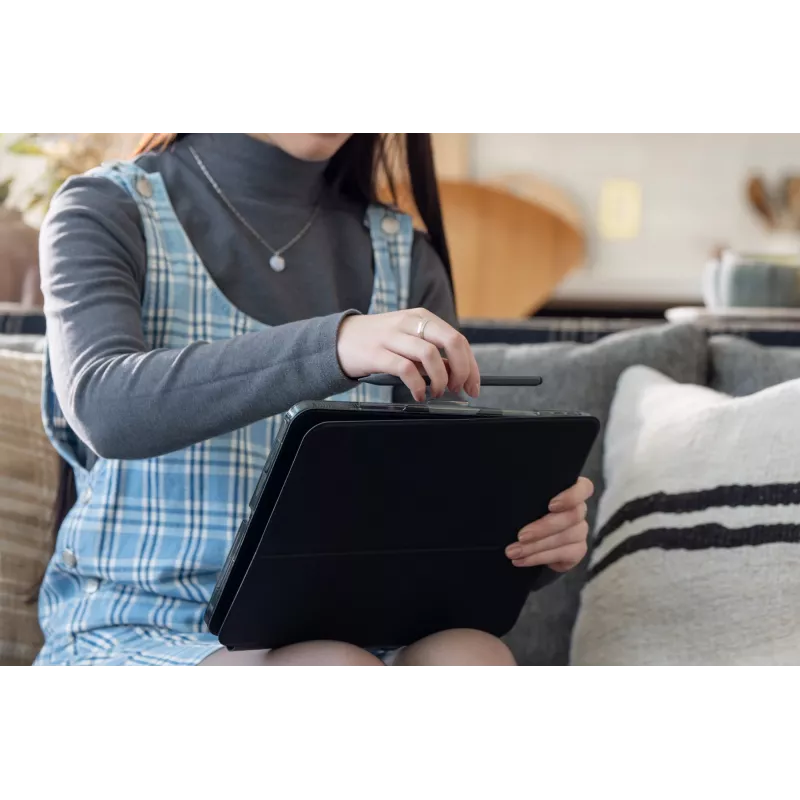 “ZAGG Pro Keys 2” belaidė klaviatūra QWERTZ vokiečių, juoda, skirta “iPad Air 11”
