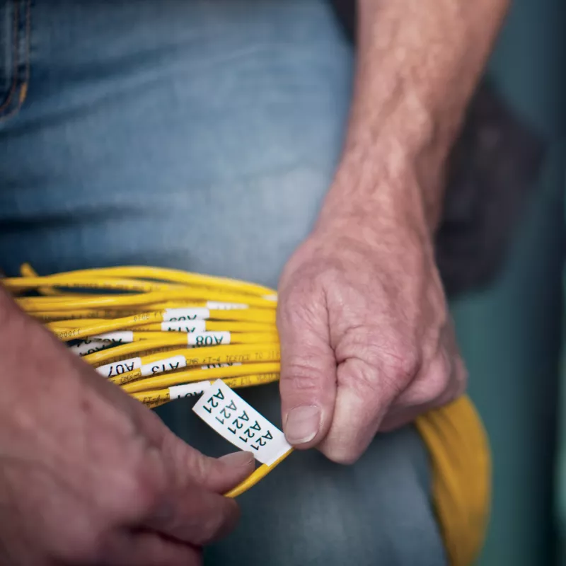 DYMO RHINO 4200 pramoninis etikečių gamintojas | QWERTY klaviatūra ir laiką taupantys spartieji klavišai | Patvarus etikečių spausdintuvas darbo vietoms ir sunkiems ženklinimo darbams