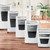Popieriaus smulkintuvas LEITZ IQ Autofeed Small Office50 P4 — mikro pjovimas 4x28 mm, automatinis 50 lapų padavimas, 22 cm anga, 20 L talpykla