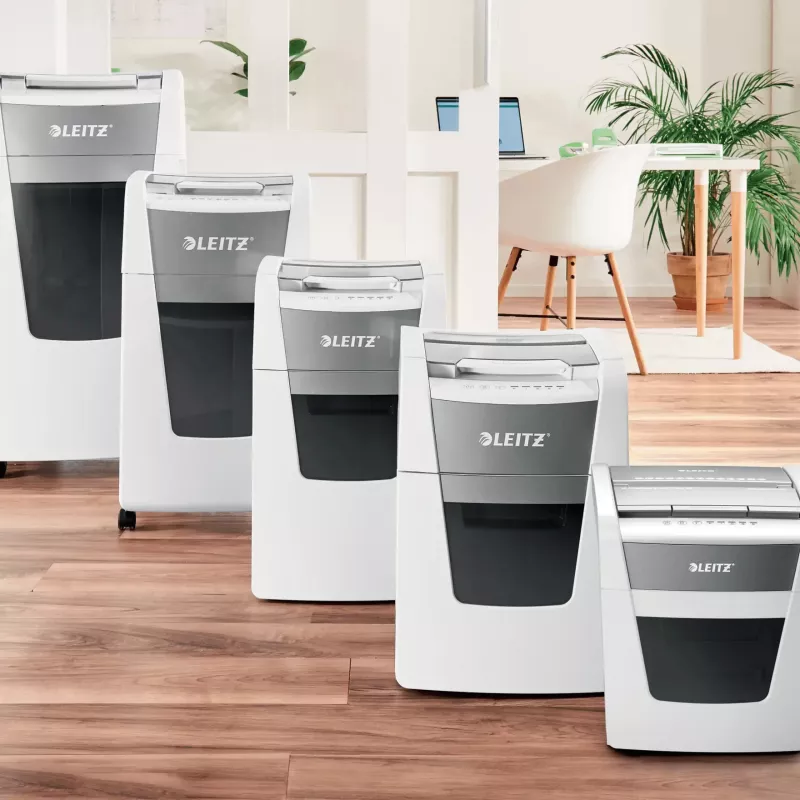 Popieriaus smulkintuvas LEITZ IQ Autofeed Small Office50 P4 — mikro pjovimas 4x28 mm, automatinis 50 lapų padavimas, 22 cm anga, 20 L talpykla