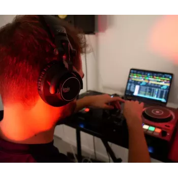 Hercules HDP DJ60 ausinės, laidinės, galvos lankelis, muzikai, juodos