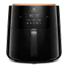 Karšto oro gruzdintuvė Electrolux EAF7B – 6,8 L, 1800 W, liečiamasis valdymas, 8 programos, maks. 200 °C, juoda