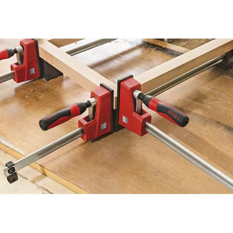 Bessey korpuso spaustuvas REVO KRE 1250/95 (modelis KRE125-2K) - reguliuojamas 1250 mm strypas, 95 mm žiočių gylis