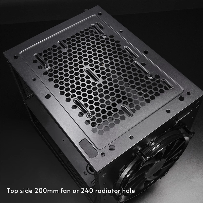 Kompiuterio korpusas CHIEFTEC CI-03B-OP Cube Juoda — Kubo formos faktorius, palaiko Micro ATX/Mini-ITX, 2x3,5 colio + 2x2,5 colio, 1x200 mm priekinis ventiliatorius