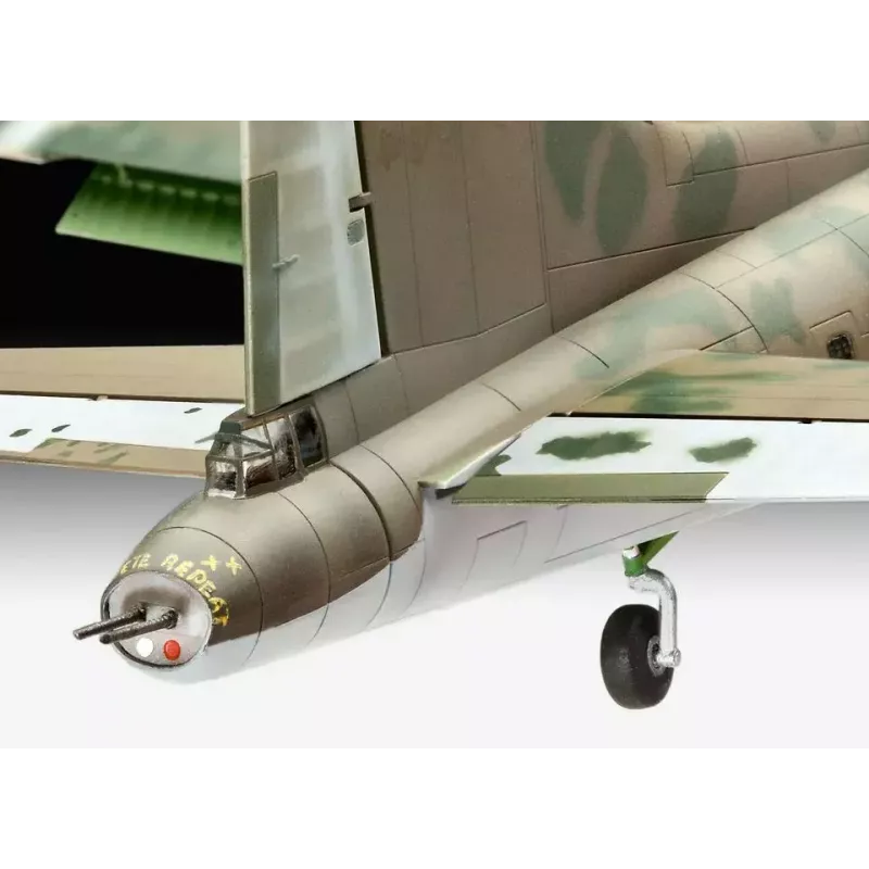 Stacionaraus sparno orlaivio modelis Revell B-17F Memphis Belle