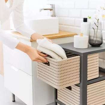 Lentynėlė rotho Country plastikinė saugojimo lentyna su 3 stalčiais, balta, 71,2×32,5×37,5 cm, technopolimeras, ratukai
