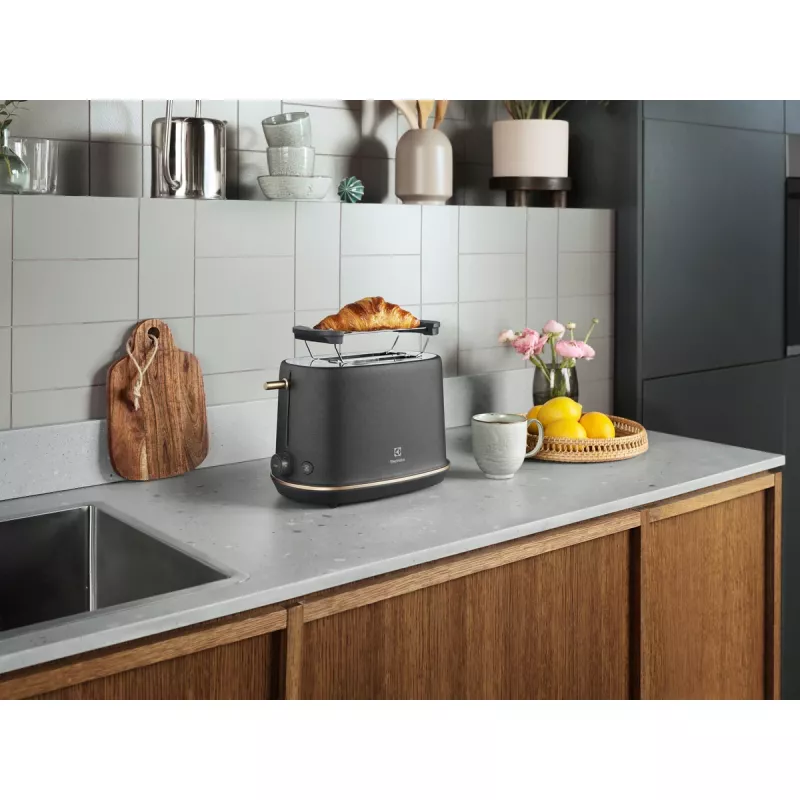 Skrudintuvas Electrolux E7T1-6BP 2 riekelėms 980 W Juoda